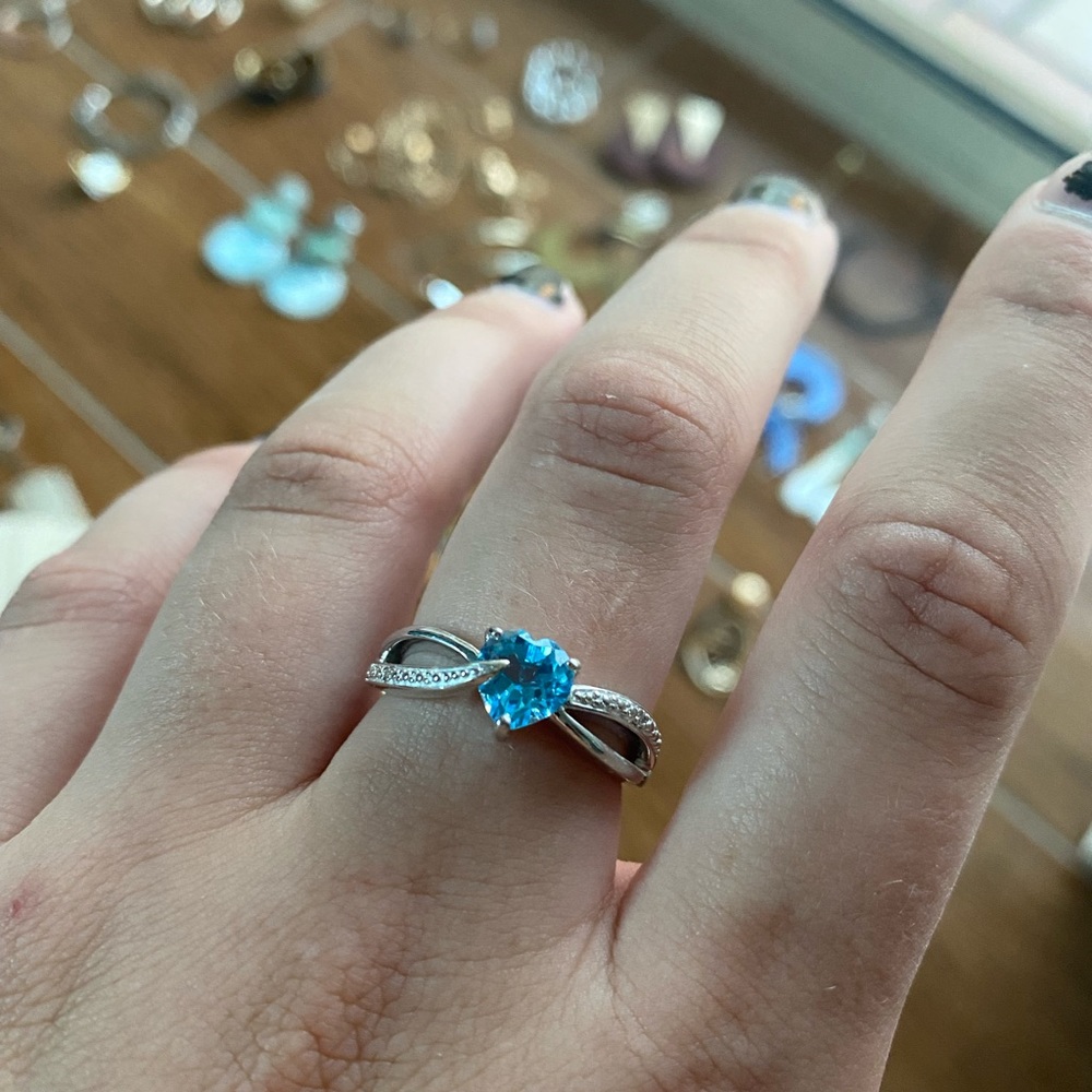 Jewelry - Picture 6 of 6